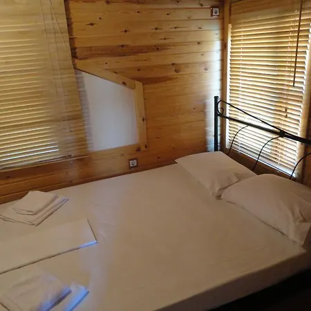 Zeus-village οικισμός φινλανδικών με πισίνες & γυμναστήριο Molos (Phthiotis)